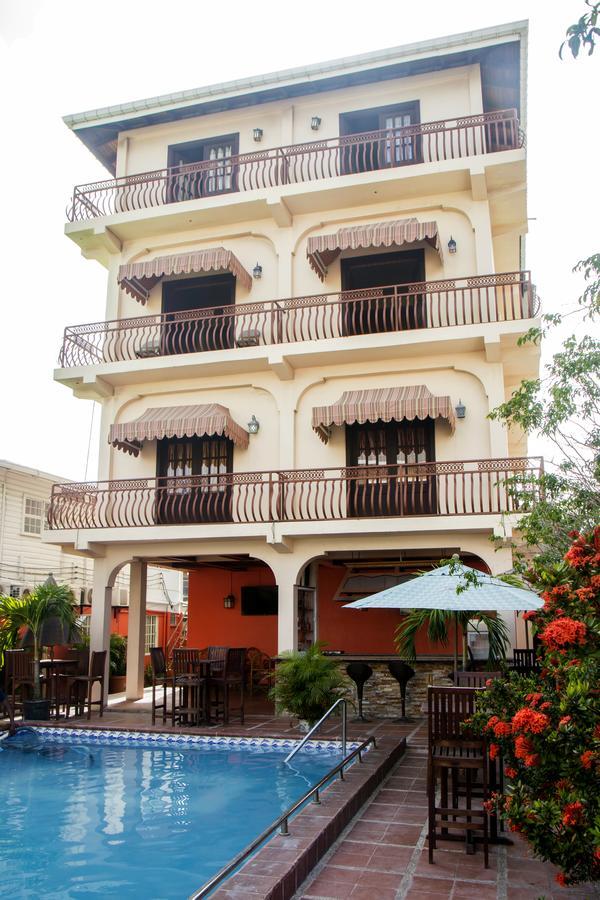 Windjammer International Cuisine & Comfort Inn Georgetown Exteriér fotografie