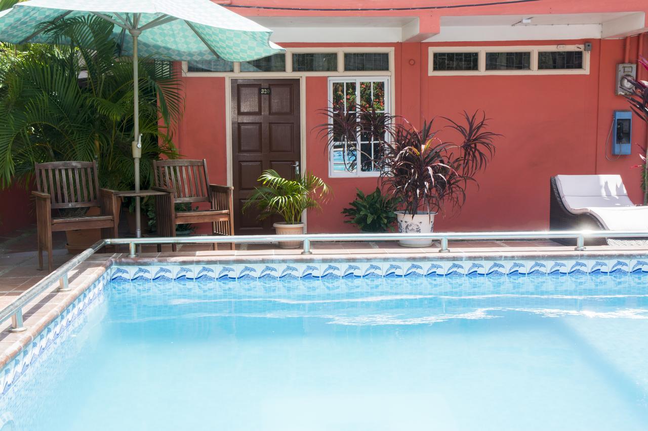 Windjammer International Cuisine & Comfort Inn Georgetown Exteriér fotografie