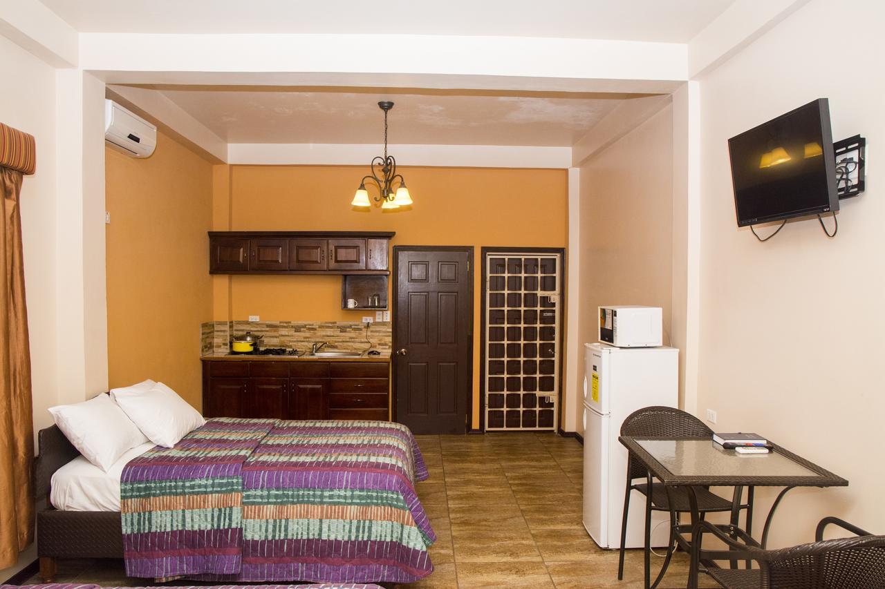 Windjammer International Cuisine & Comfort Inn Georgetown Exteriér fotografie